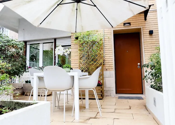 Cozy With Private Patio In Vatican Appiano Apartament