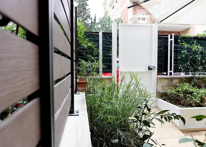Cozy With Private Patio In Vatican Appiano Apartament